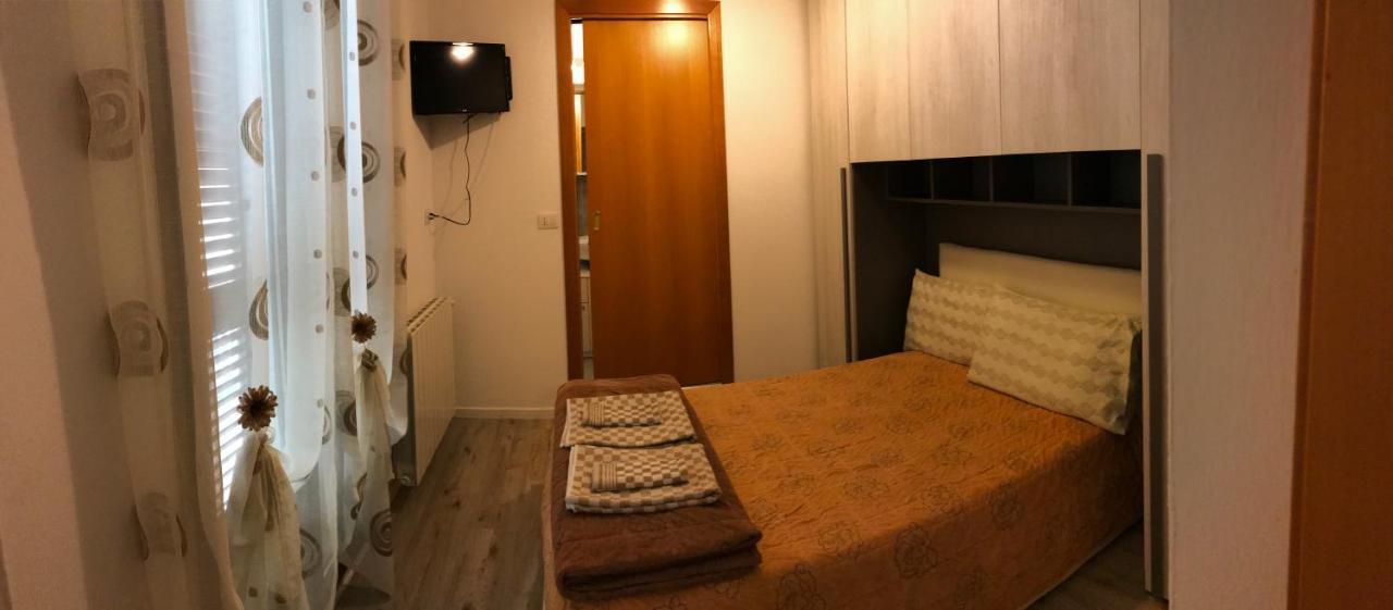 In Centro Affittacamere Nuoro  Extérieur photo